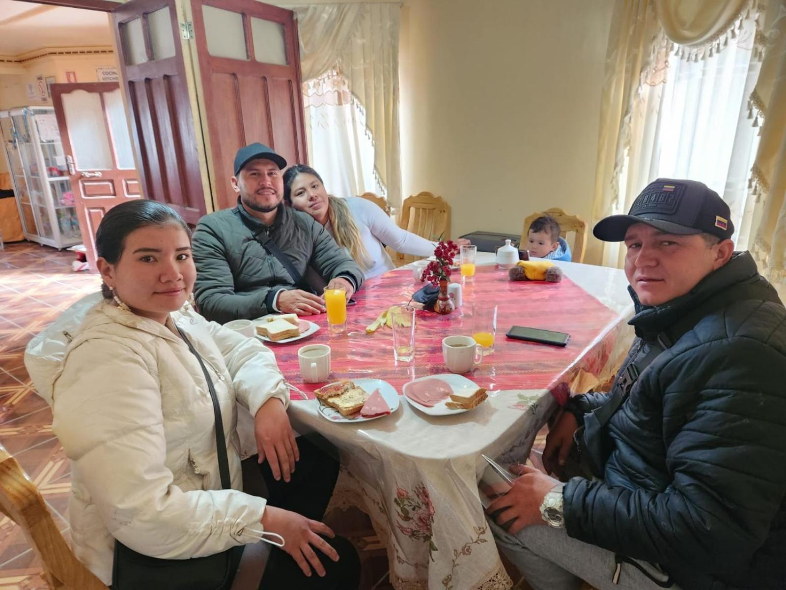 Hotel Aguilar Уюни Экстерьер фото
