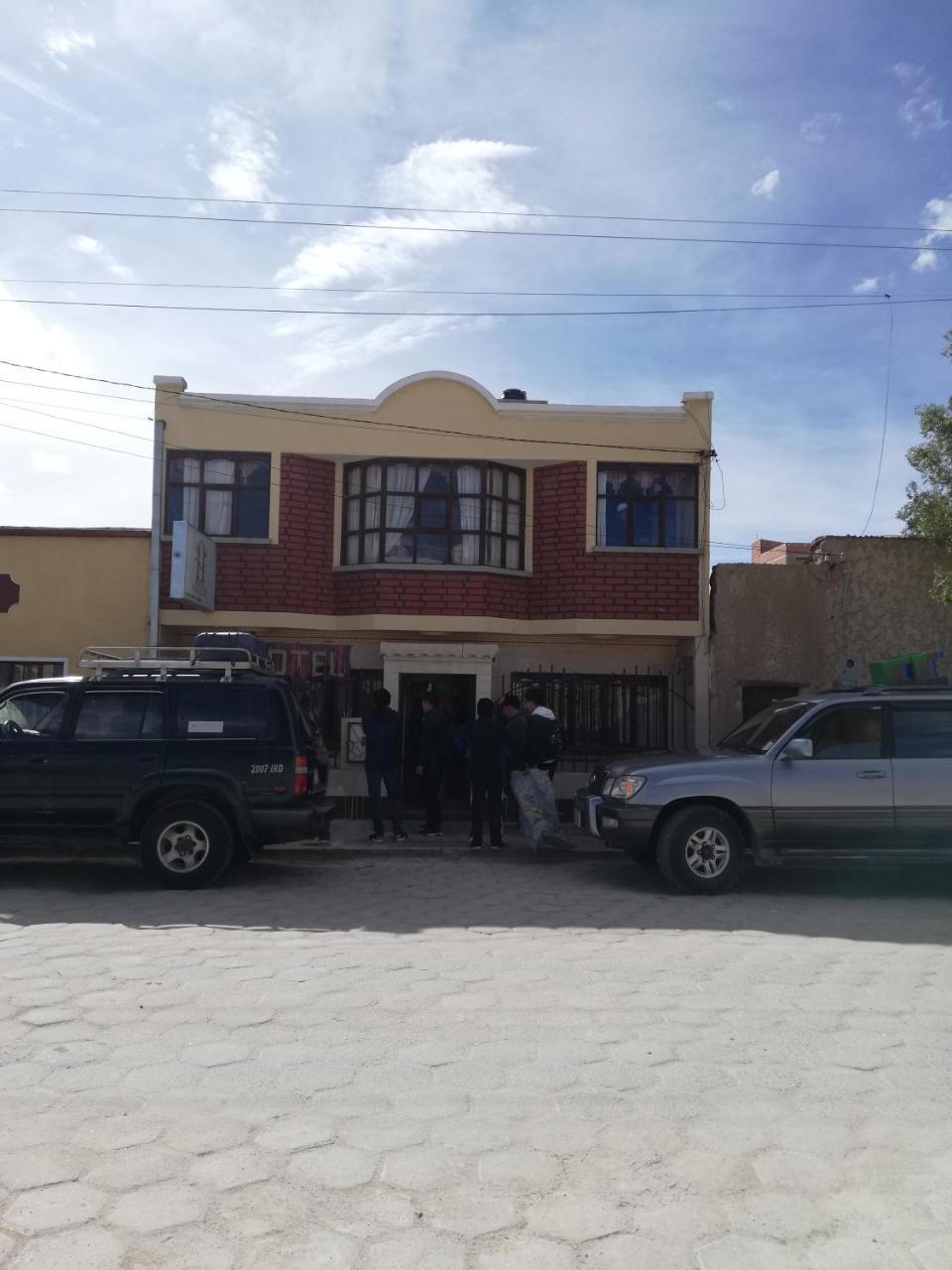 Hotel Aguilar Уюни Экстерьер фото